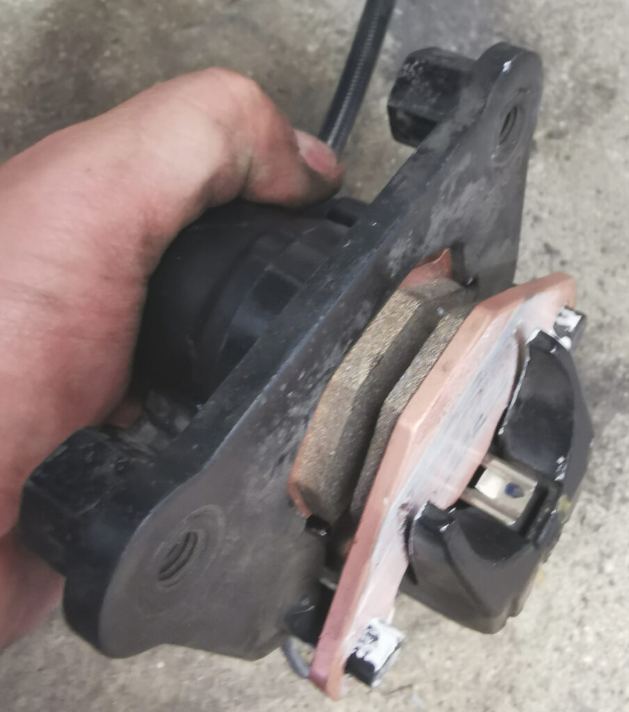 Peugeot Pulsion 125 E4 Allure Bremse hinten mit TRW Sinter Belägen