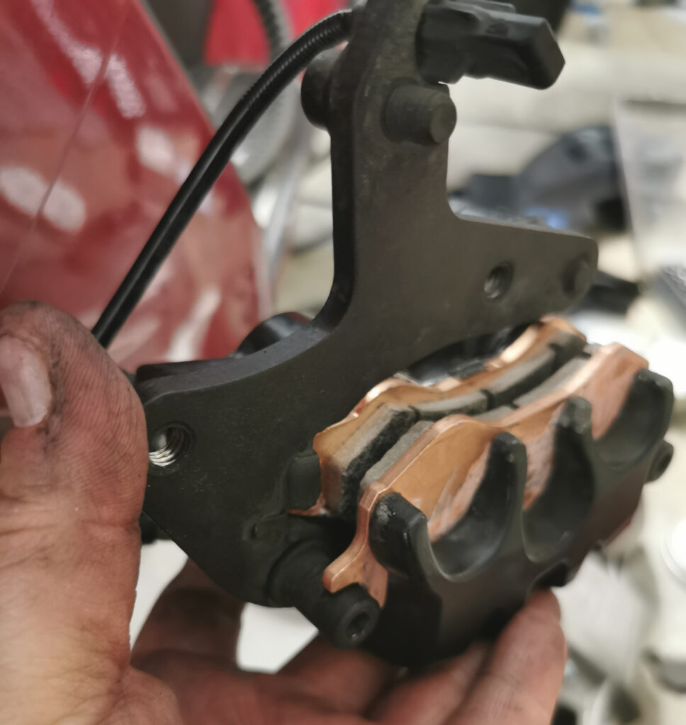 Peugeot Pulsion 125 E4 Allure Bremse vorn mit TRW Sinter Belägen